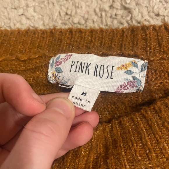 Fits like a crop top - Picture 1 of 2